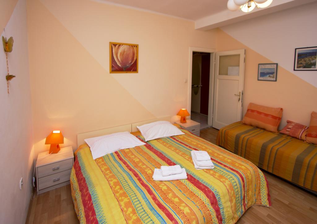 Guest House With Garden - Zuvan Σπλιτ Εξωτερικό φωτογραφία