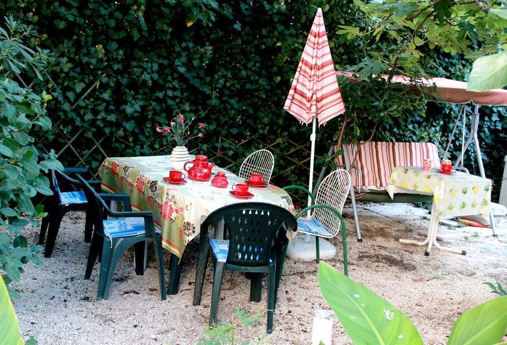 Guest House With Garden - Zuvan Σπλιτ Εξωτερικό φωτογραφία